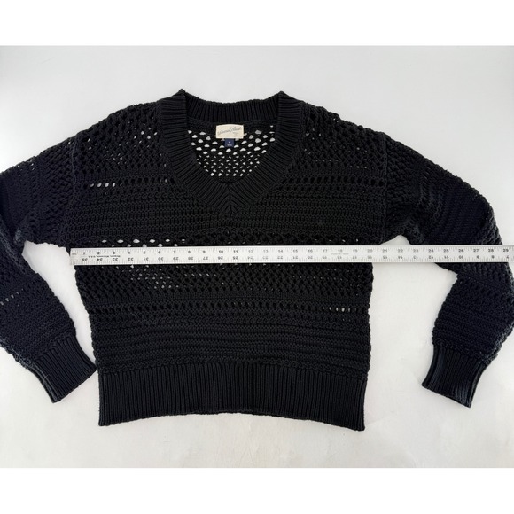 Universal Thread Black Crochet Knit V Neck Long Sleeve Pullover Sweater - Picture 8 of 8
